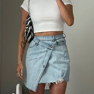 Princess Polly asymmetrical skirt (s/m)